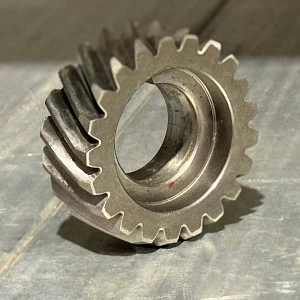Шестерня ведущая коленвала GR7 двиг. MT-250 2T (Б/У)