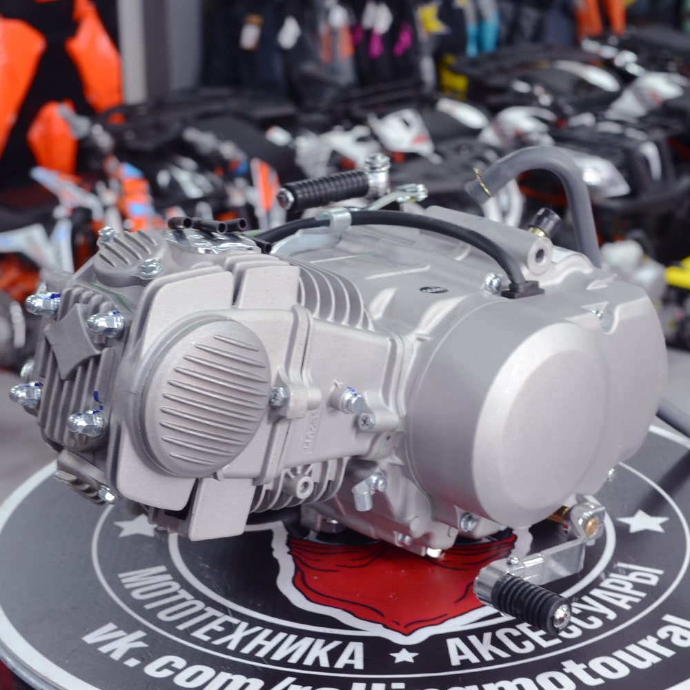 Двигатель в сборе YX 1P56FMJ  (W063) 140см3, кикстартер