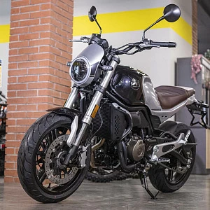 Мотоцикл QJ SRV 550 (серебристый) 2026г.
