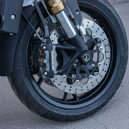 Мотоцикл Benelli 752S (белый металлик) 2026г.