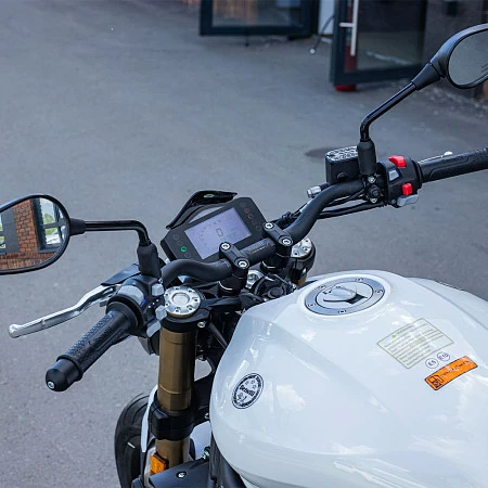Мотоцикл Benelli 752S (белый металлик) 2026г.