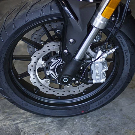 Мотоцикл Benelli 502 C (серебристый) 2026г.
